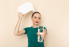 أهمية شرب الماء لصحة البشرة والجسم